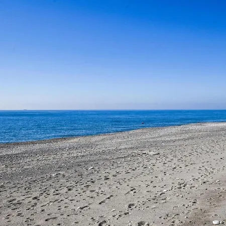 Pet Friendly Apartment Apartament Sant'Andrea Apostolo dello Ionio